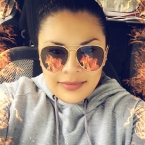 Meet your Posher, Adelaida